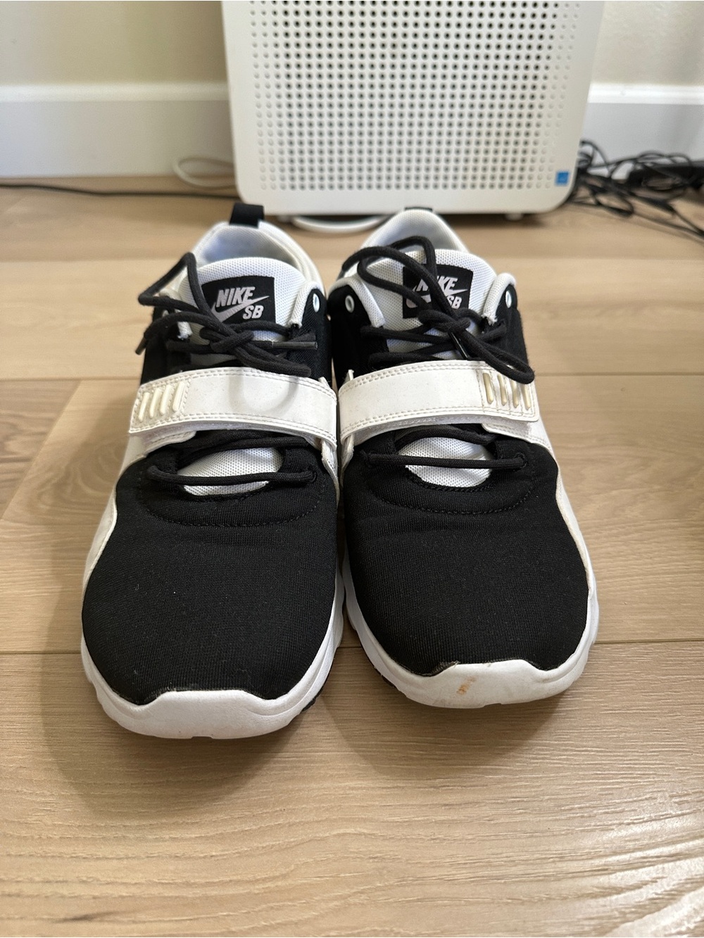 Nike SB Trainerendor Men’s Size 11 616575-011 View 3